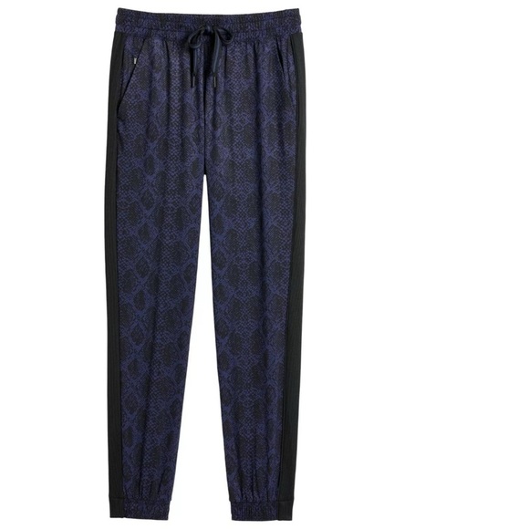 Athleta Printed Brooklyn Jogger Dress Blue Python - Picture 1 of 9